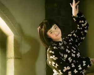 老农民老干棒的媳妇果儿是谁